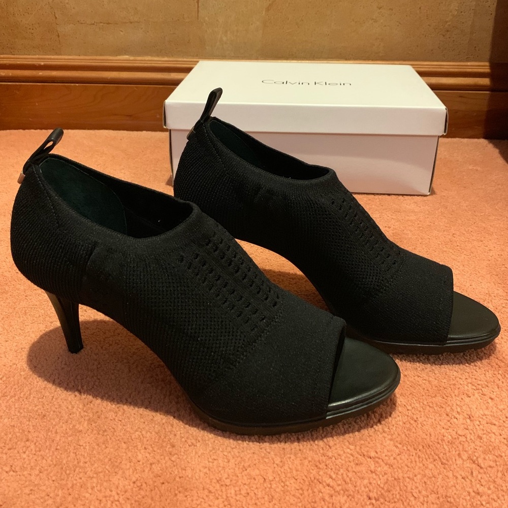 Calvin Klein Massey Bootie Size 8